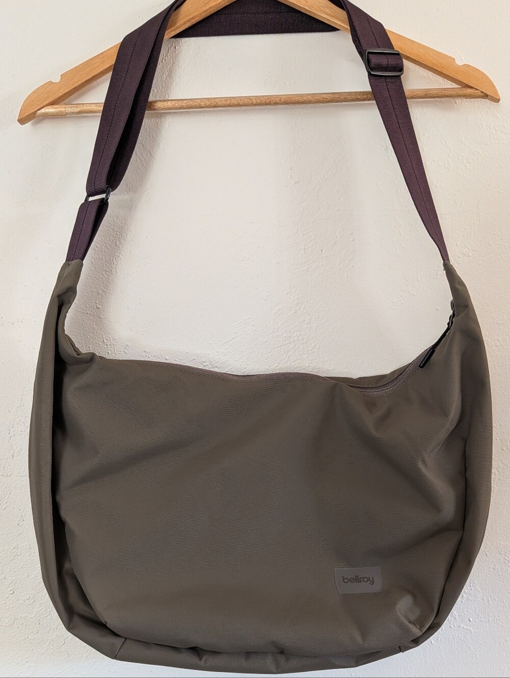 Bellroy Laneway Crescent 12L